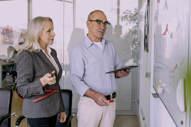 How Sales Experience Shapes Independent Sales Representative Success